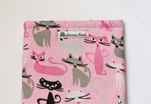 Load image into Gallery viewer, Husă Pink Kitties imperfectă
